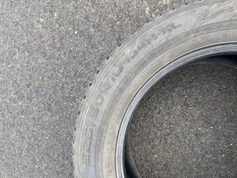 Zimní pneu Nokian 225/16/R18 - 3