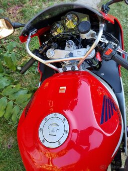 Honda CBR900RR 1999 Top stav - 3