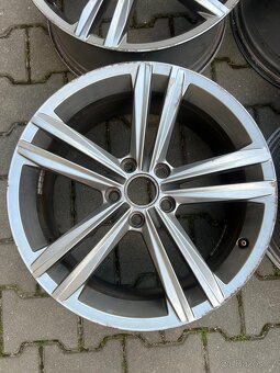 5x112 R18 Sebring - 3