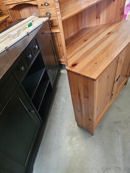 ROHOVÁ KNIHOVNA - PŘÍBORNÍK IKEA LEKSVIK - 3