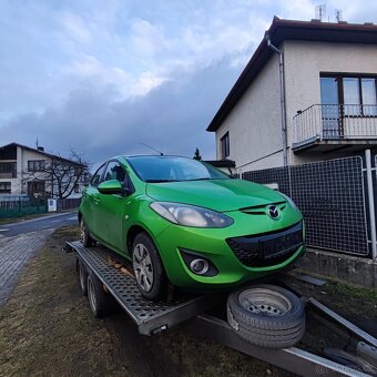 Mazda 2 benzín rok 2012 - 3