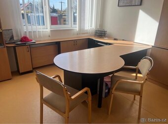 Rohový kancelářský stůl ve tvaru U - 3