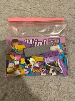 LEGO Friends: Stephanie’s Cool Convertible (3183) - 3