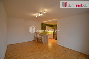 Pronájem bytu 2+kk 49m2 + 7m2 balkon parkovací stání v garáž - 3