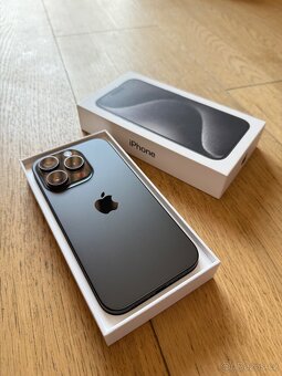 Apple iPhone 15 Pro 256GB černý - 3