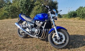 Suzuki GSX 1400 - 3