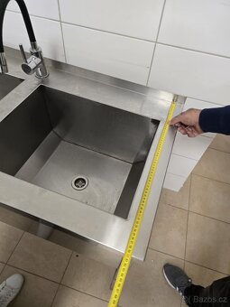 Nerezový dvojdřez s drtičem - 3