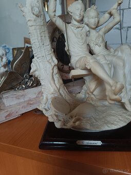 Socha Capodimonte G.Armani výš. 40cm. - 3