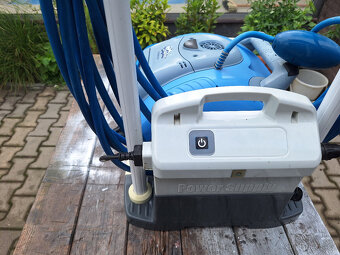 Automatický bazénový vysavač Dolphin Supreme M3 - 3