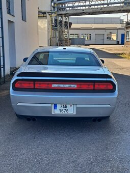 Dodge Challenger - 3