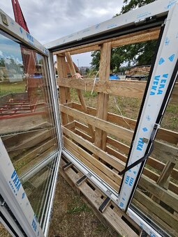 č.16 PRODÁM NOVÉ DVOUKŘÍDLÉ OKNO BÍLÉ VEKA 82 - 3
