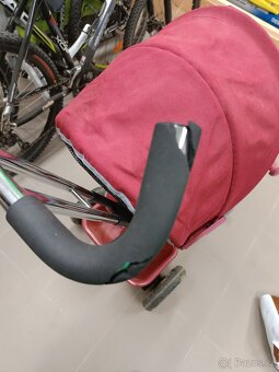 Šlapací tříkolka s vodící tyčí - 3