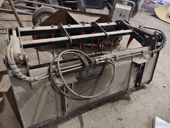 Drapákové vidle na hnůj Intertech o šířce 150 cm - 3