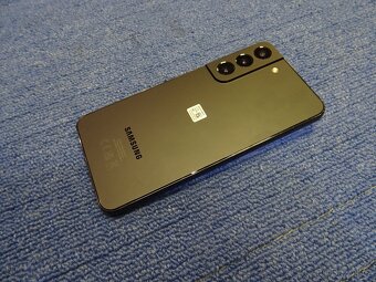 Malý 6,1" Samsung Galaxy S22 5G 8/128GB - 3