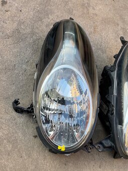 Přední světla Nissan Micra K12 / díly - 3