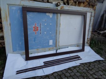 výkladec (okno fix) prodejny - 3