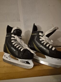 Hokejove brusle CCM 33 - 3