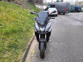 Aprilia SR GT 200 - 3