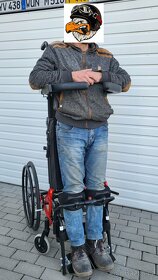 invalidni vozík 40cm 44cm s elektrickou vertikalizaciou - 3