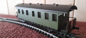 PIKO 2 H0 MODEL OSOBNÍHO ŽELEZNIČNÍHO VAGONU (NDR - SONNEBER - 3