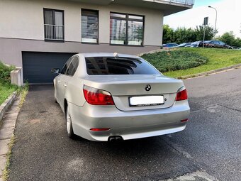 Bmw 520i Rok 2005 Vynikající Stav Nová Stk Manuál Spěchá - 3