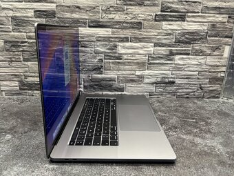 MacBook Pro 16" 2019 i7 / 16GB / 500GB / Pro 5300M - 3