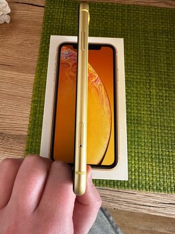 iPhone XR 128gb žlutý - 3
