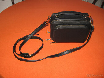 KABELKA CROSSBODY TM.MODRA NEBO ČERNA - NOVE - 3