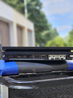 PS4 PRO (1TB) - 3
