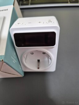 Wifi Tuya termostaticka zasuvka s cidlem a displejem - 3