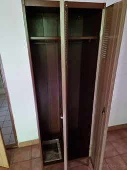 ŠATNÍ SKŘÍNĚ PLECHOVÉ / KOVOVÉ - 3
