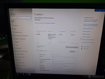 Počítač s monitorem - 3