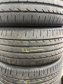 Pneu 215/50R19 - 3