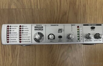 Behringer MINIFEX FEX800 - 3