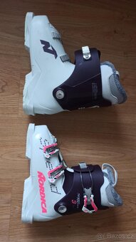 Dětské lyže Blizzard Viva a přeskáče Nordica - pěkný stav - 3