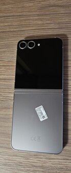 Prodám použitý Samsung Z Flip 6 -stříbrný - 3