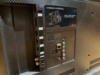 43" TV Samsung UE43J5672 - 3