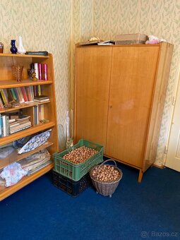 Obývací stěna, křesla, gauč, skříně - 3