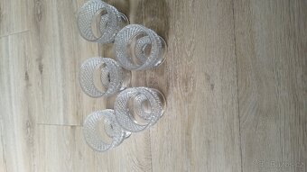 Skleničky, poháry a hrnek - 3