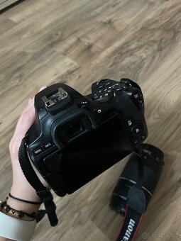 Digitální fotoaparát Canon EOS 250D + 2 objektivy - 3