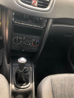 Peugeot 207 -SW 1,4 70kw - náhradní díly - 3