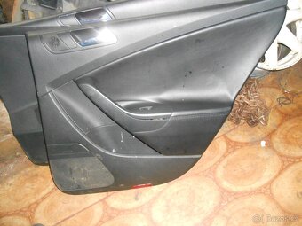 prodam tapecaky na vw passat b6 , 3C kombi , cerna kuze - 3