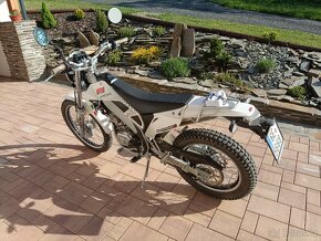 Hm Locusta 200 - 3