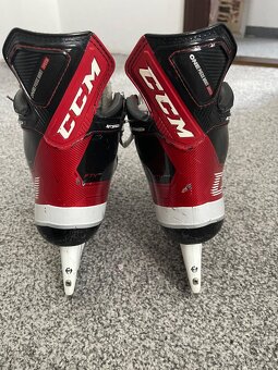 Brusle CCM jetspeed FT4 pro vel. 9 - 3