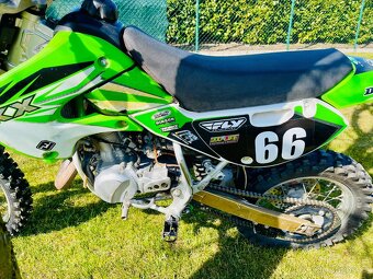 Kawasaki KX65 po GO, velice zachovalý stav - 3