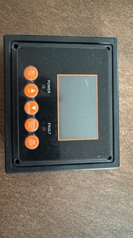 Měnič napětí 24V/230V 2000W - 3