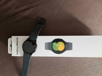 Prodám Samsung Galaxy Watch 5 (40mm) – Jako nové - 3