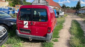 Prodám díly karoserie Peugeot Partner 2 - 3