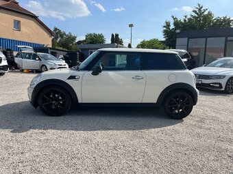Mini Cooper 1.4i 55kW 136 205 km - 3