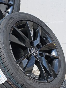 Pěkná nová letní orig alu Škoda Octavia 3 225/45/17 - 3